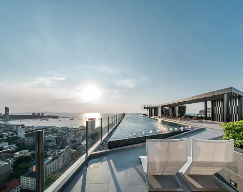 The Base Central Pattaya Quiet King-Bed With Infinity Pool & Free Netflix! Exterior photo