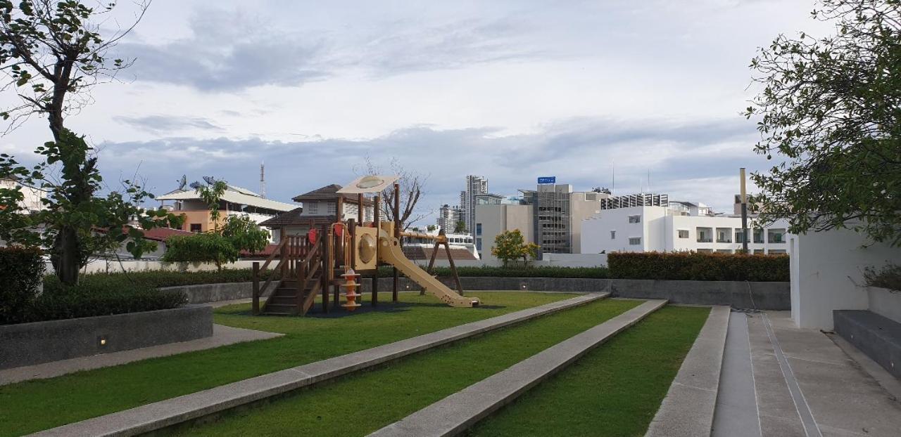 The Base Central Pattaya Quiet King-Bed With Infinity Pool & Free Netflix! Exterior photo