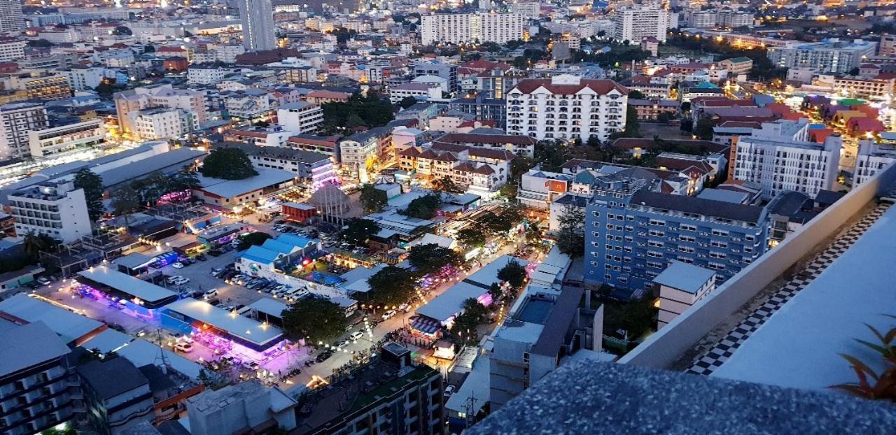 The Base Central Pattaya Quiet King-Bed With Infinity Pool & Free Netflix! Exterior photo