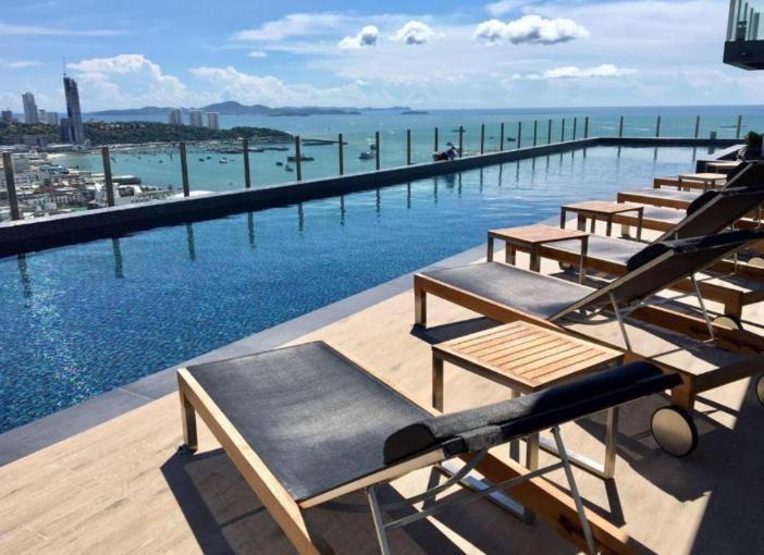 The Base Central Pattaya Quiet King-Bed With Infinity Pool & Free Netflix! Exterior photo